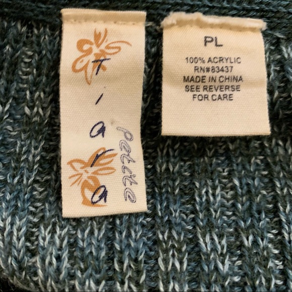 Adorable green Tiara sweater - Picture 3 of 4